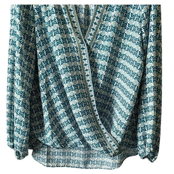 MAX STUDIO| Women’s Crepe Shirtale Faux Wrap Green/White Floral Blouse Size L - Picture 3 of 7